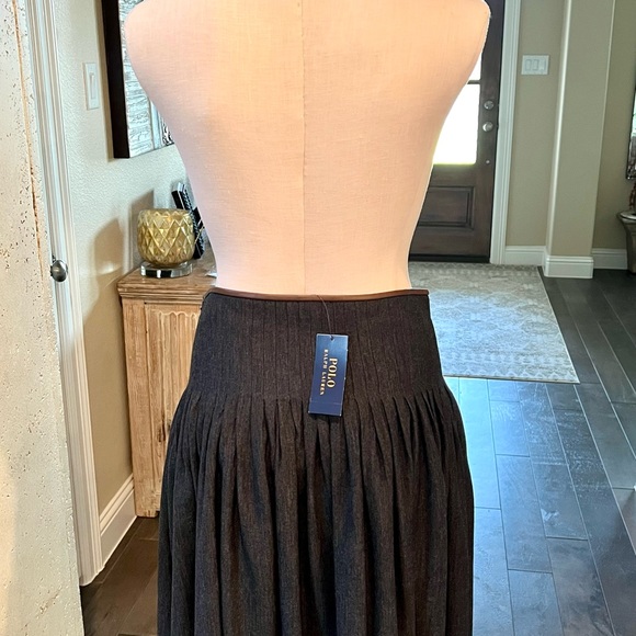Ralph Lauren, pleated, soft wool with leather trim skirt - Picture 5 of 11